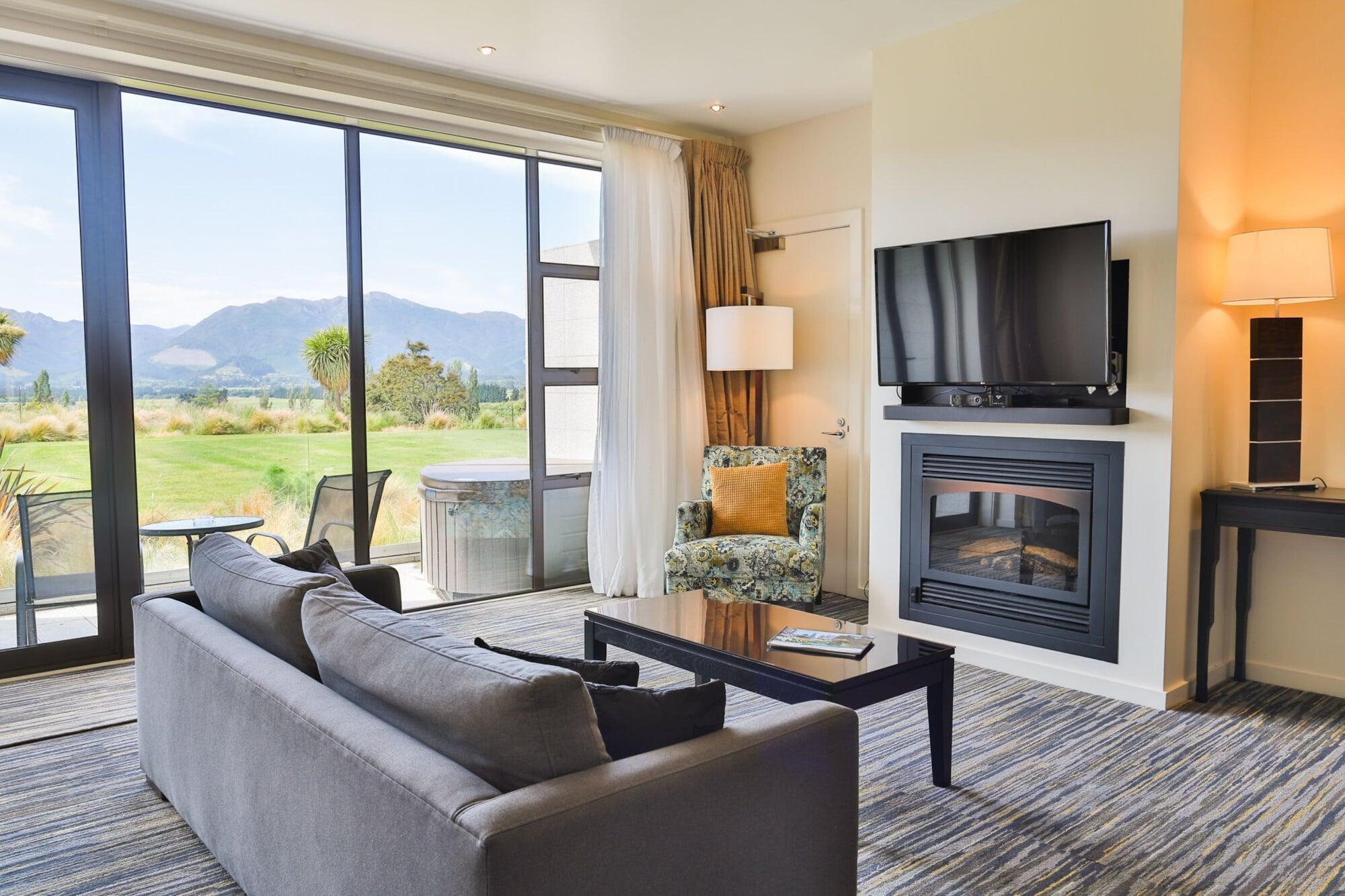 Braemar Lodge And Spa Hanmer Springs Eksteriør bilde Living room at The Landing Resort and Spa