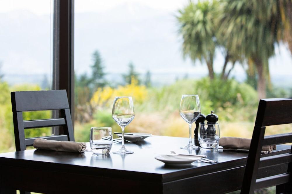 Braemar Lodge And Spa Hanmer Springs Eksteriør bilde The restaurant at the Willows Lodge